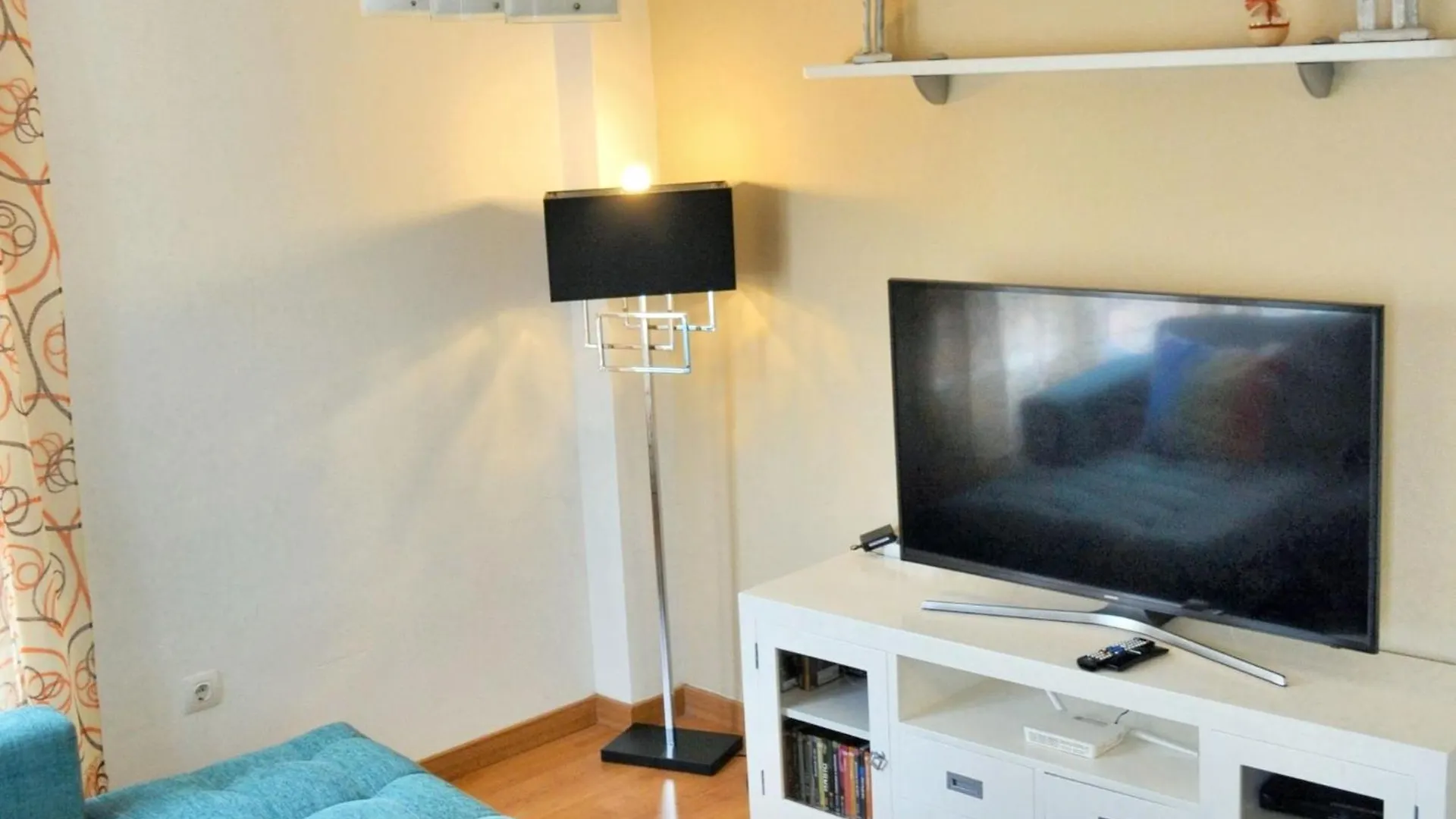 Modern Apartment Malaga 80 M² + Balcony