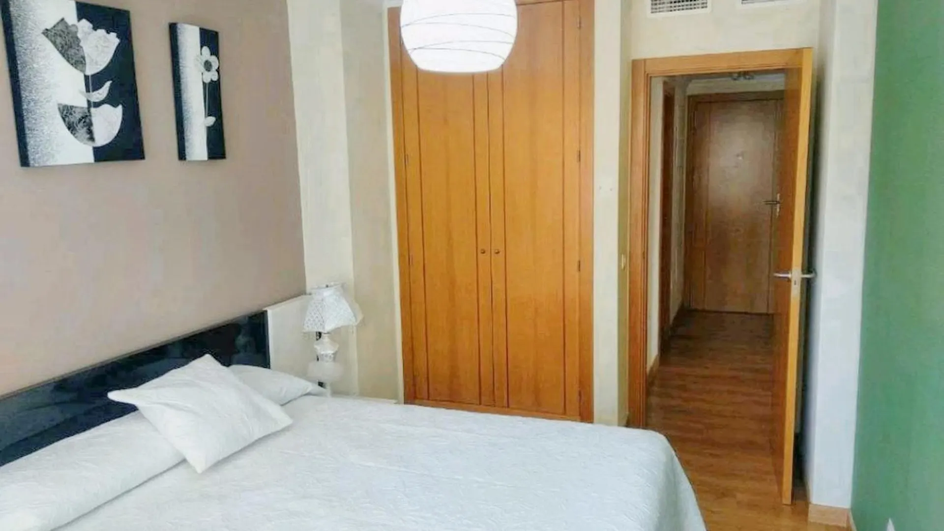 Modern Apartment Malaga 80 M² + Balcony