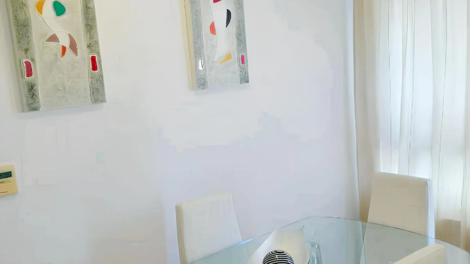 Modern Apartment Malaga 80 M² + Balcony