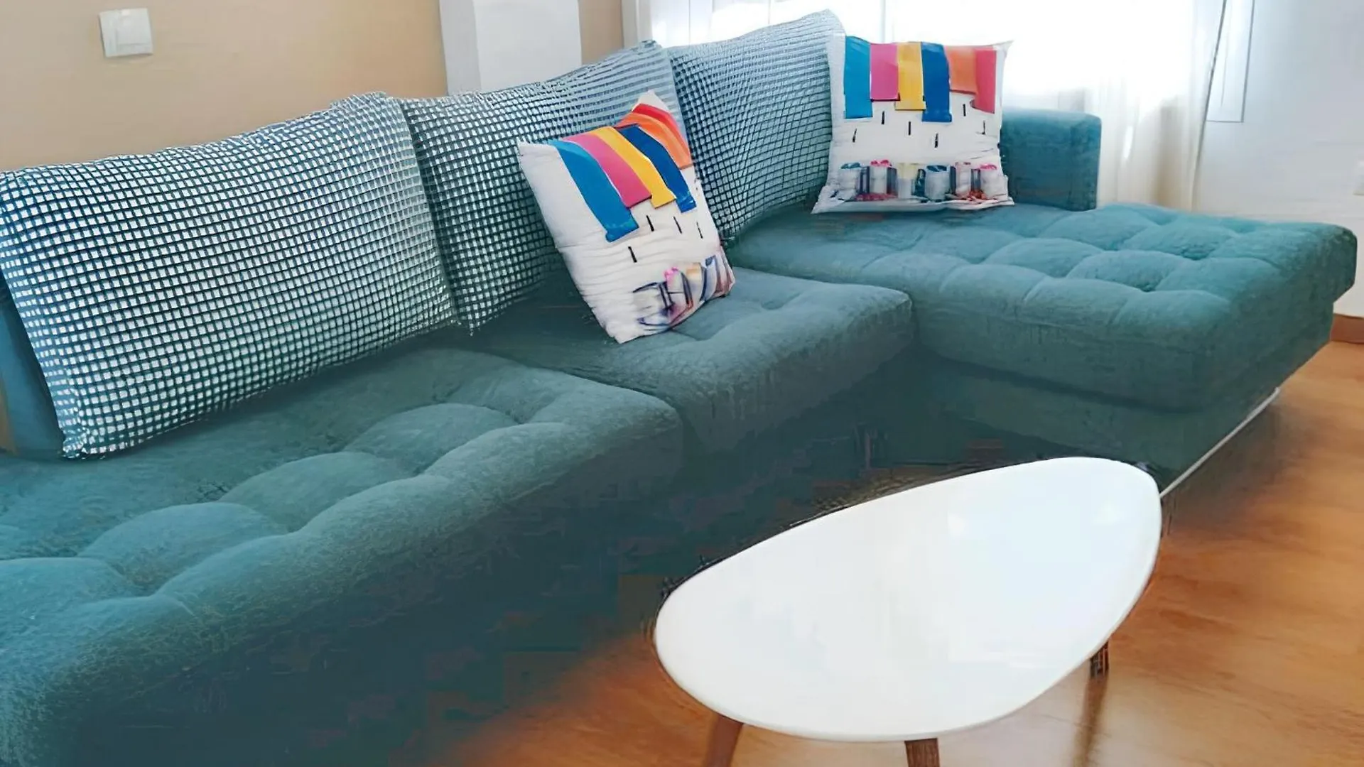 Modern Apartment Malaga 80 M² + Balcony